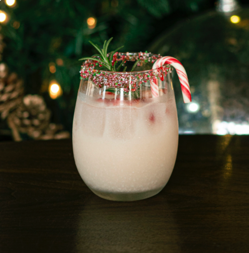 Magia Navideña en Aires de Lavanda: Cócteles de Temporada y Galletas de Jengibre